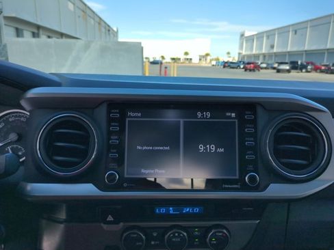 Used 2022 Toyota Tacoma SR5 RWD image 14