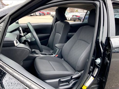 Used 2025 Toyota Corolla LE image 7