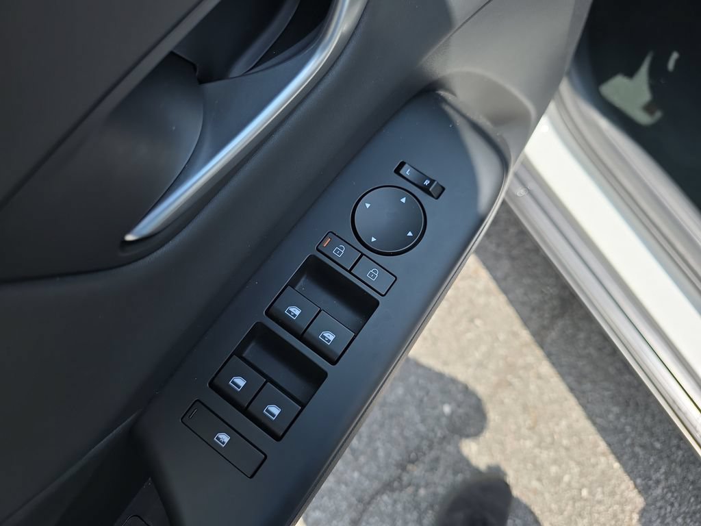 New 2026 Hyundai Kona SEL Premium FWD image 18