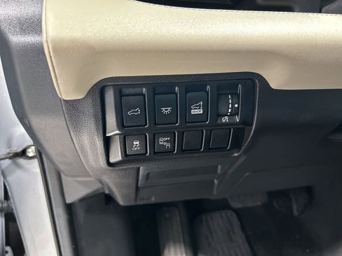 Used 2022 Subaru Ascent Limited w/ Technology Package image 12