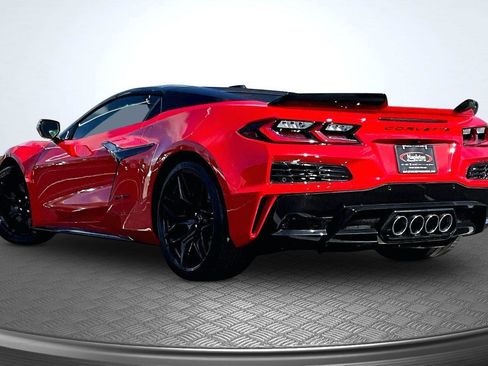 Used 2024 Chevrolet Corvette Z06 RWD image 13