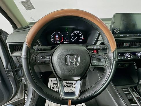 Used 2023 Honda CR-V LX image 12