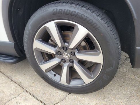 Used 2025 Honda Pilot Elite image 8