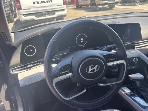 Used 2024 Hyundai Elantra Limited image 3
