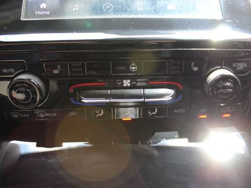 Used 2023 Jeep Grand Cherokee Altitude AWD/4WD image 20