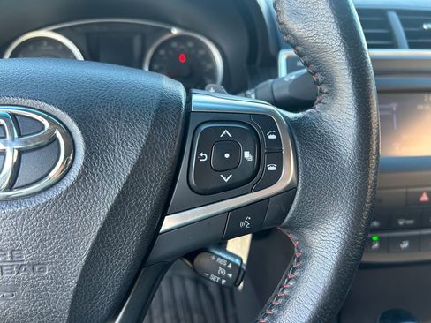 Used 2015 Toyota Camry image 17