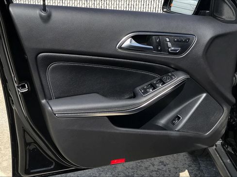 Certified 2019 Mercedes-Benz GLA 250 image 19