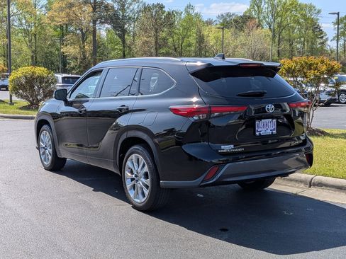 Used 2023 Toyota Highlander Limited image 7