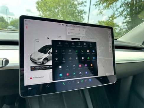 Used 2021 Tesla Model Y Long Range AWD/4WD image 10