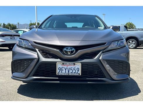 Used 2023 Toyota Camry SE FWD image 7