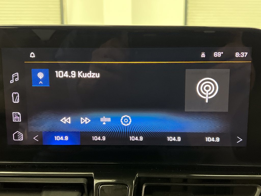 Used 2025 Chevrolet TrailBlazer LT AWD/4WD image 59