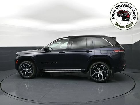 Used 2024 Jeep Grand Cherokee Summit AWD/4WD image 3