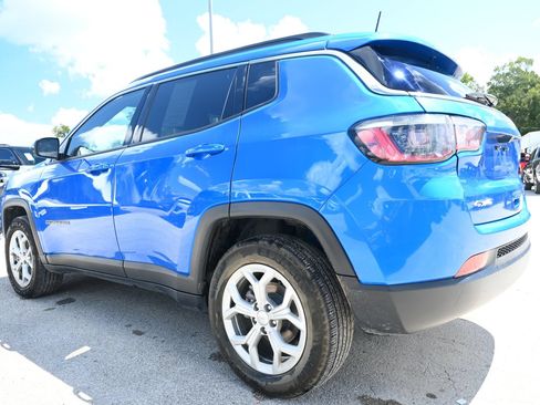 Used 2024 Jeep Compass Latitude AWD/4WD image 4