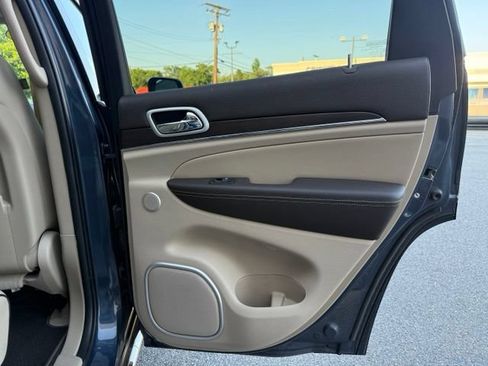 Used 2020 Jeep Grand Cherokee Summit AWD/4WD image 42