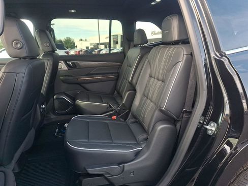 New 2026 Buick Enclave Avenir w/ Super Cruise Package image 6