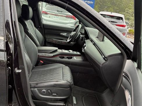 Used 2024 Genesis GV70 3.5T Sport w/ Sport Advanced Package AWD/4WD image 22