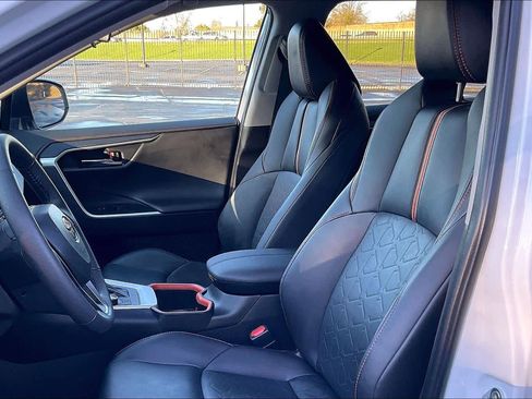 Used 2023 Toyota RAV4 Adventure image 28