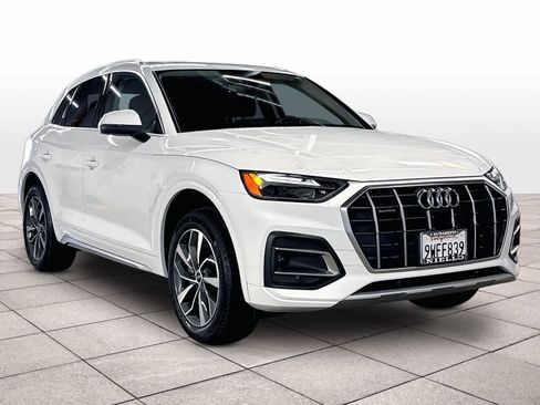 Used 2021 Audi Q5 2.0T Premium Plus w/ Premium Plus Package AWD/4WD image 2