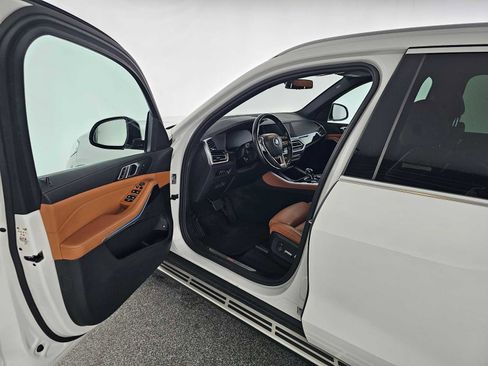 Used 2023 BMW X5 xDrive45e image 19