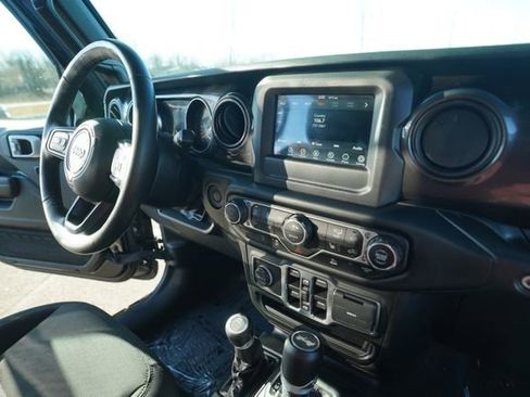 Used 2022 Jeep Wrangler Unlimited Sport image 32