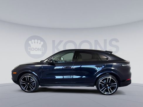 Used 2023 Porsche Cayenne Platinum Edition AWD/4WD image 2