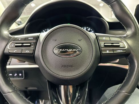 Used 2019 Kia Stinger Premium image 18
