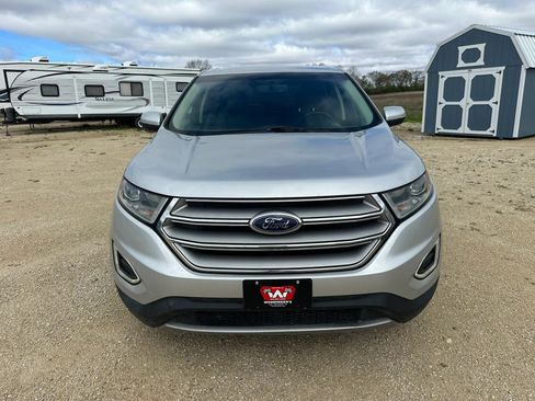 Used 2018 Ford Edge Titanium w/ Technology Package FWD image 3
