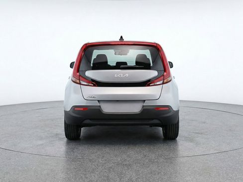 Used 2025 Kia Soul LX w/ LX Technology Package FWD image 7