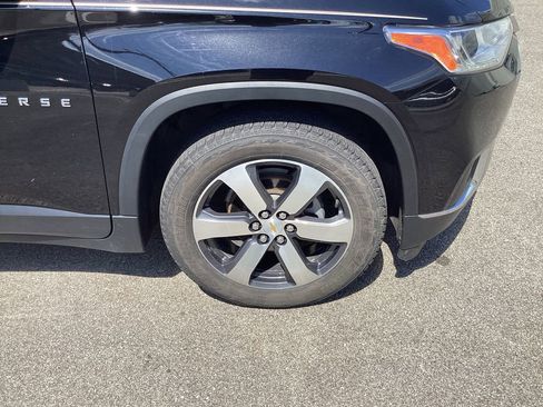 Used 2018 Chevrolet Traverse LT w/ LPO, Floor Liner Package AWD/4WD image 27