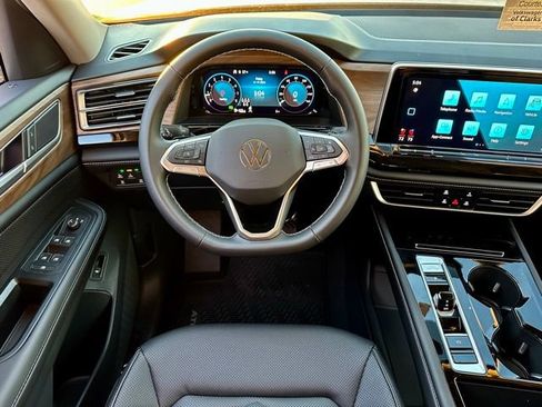 New 2026 Volkswagen Atlas SE image 15
