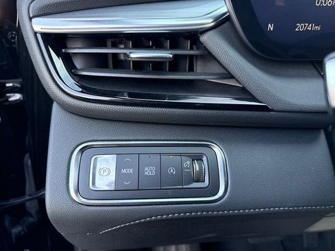Used 2025 Buick Enclave Preferred FWD image 24