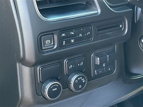 Used 2022 Chevrolet Tahoe RST w/ Luxury Package image 10