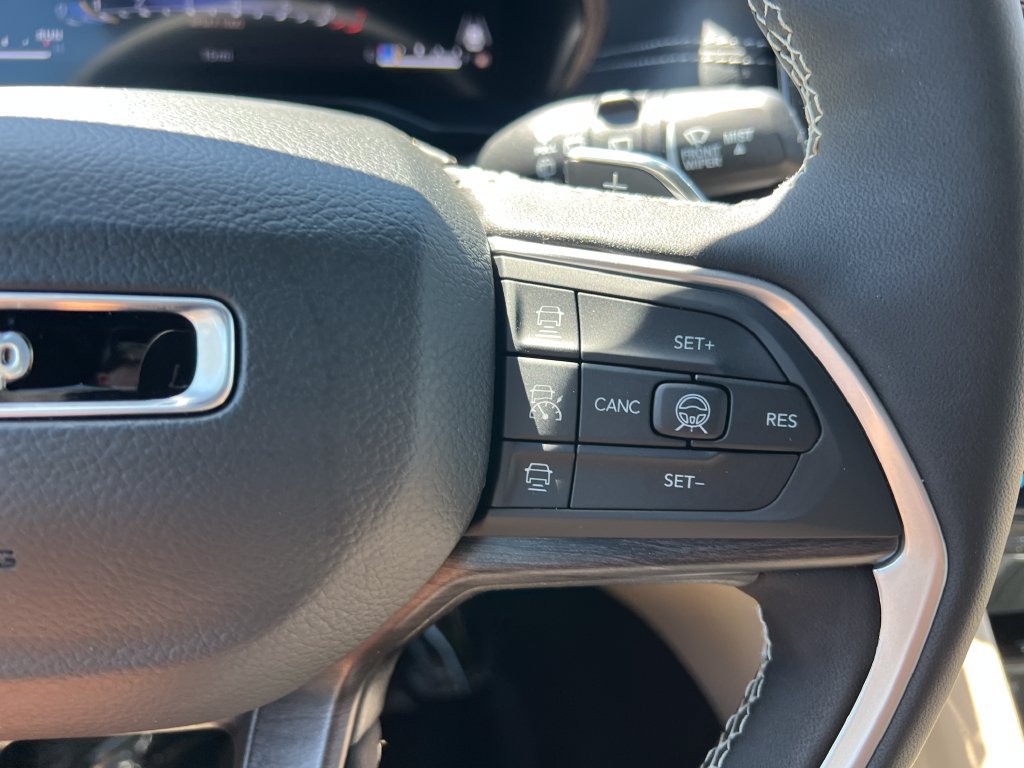 New 2026 Jeep Grand Cherokee L Limited w/ Luxury Tech Group II AWD/4WD image 26