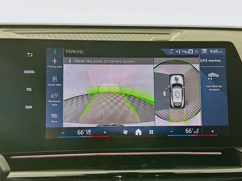 Used 2025 BMW X2 xDrive28i w/ Technology Package image 16