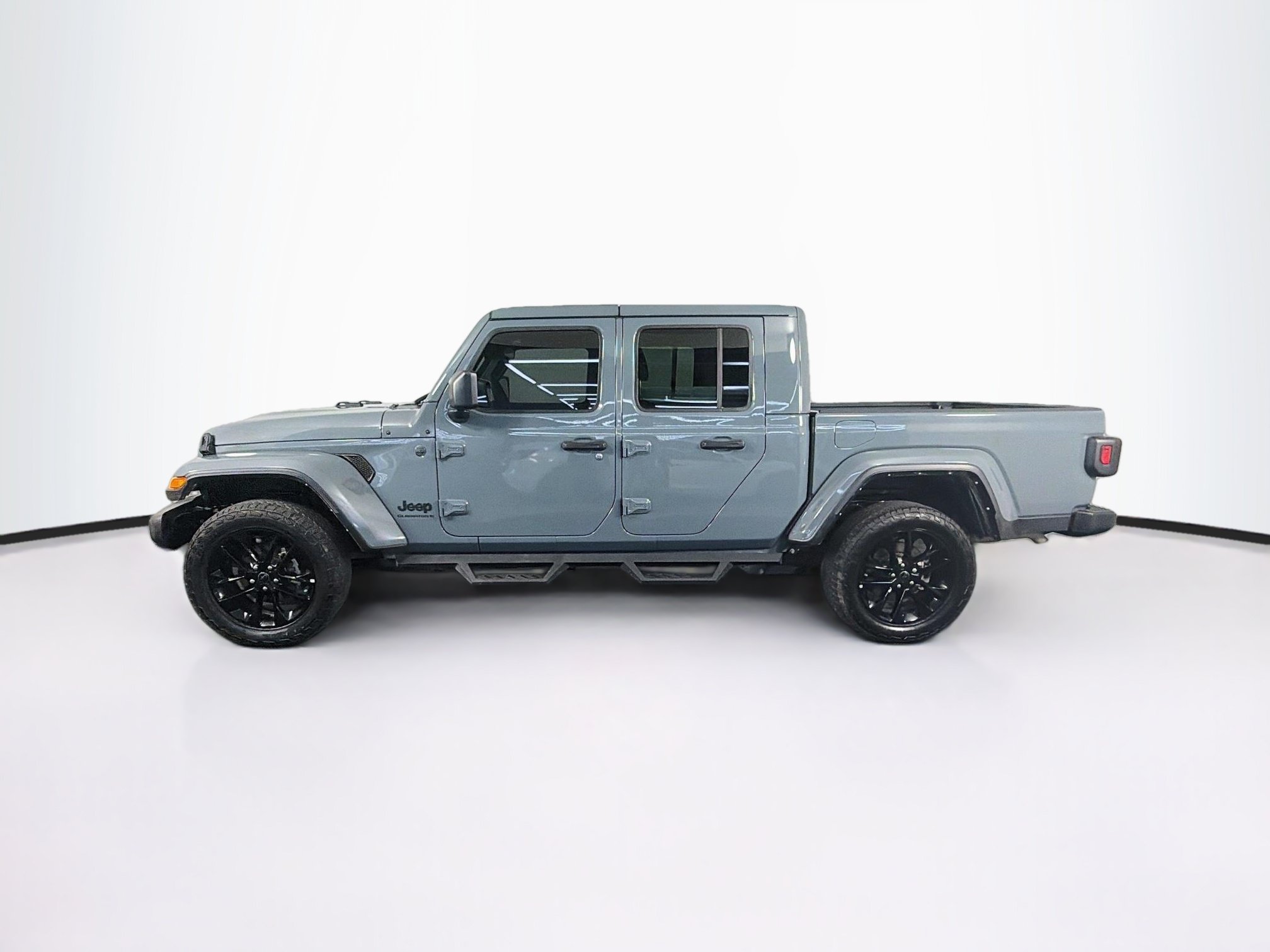 Used 2024 Jeep Gladiator Sport AWD/4WD image 4