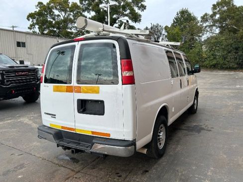 Used 2014 Chevrolet Express 2500 image 4