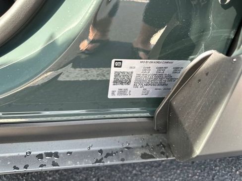 New 2025 Chevrolet Trax LT w/ Driver Confidence Package image 29