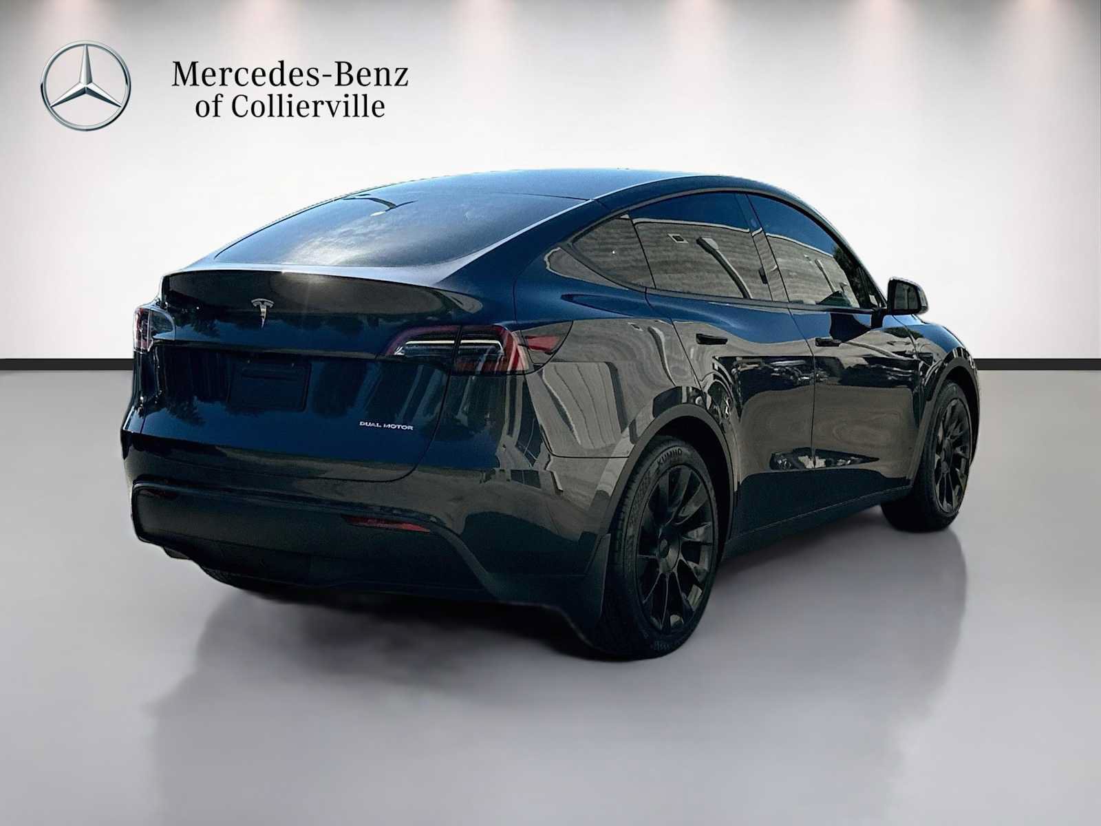 Used 2024 Tesla Model Y Long Range AWD/4WD image 5