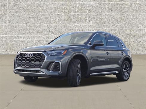 Certified 2023 Audi Q5 2.0T Premium w/ Convenience Package AWD/4WD image 3