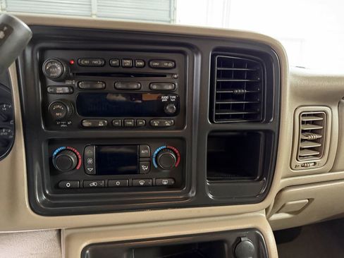 Used 2005 GMC Sierra 3500 SLT w/ Heavy-Duty Power Package image 19