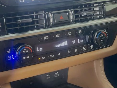 Used 2023 Nissan Pathfinder Platinum w/ Lighting Package (N93) AWD/4WD image 22