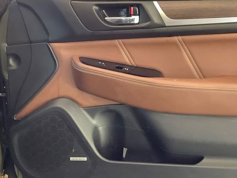 Used 2018 Subaru Outback 2.5i Touring image 15