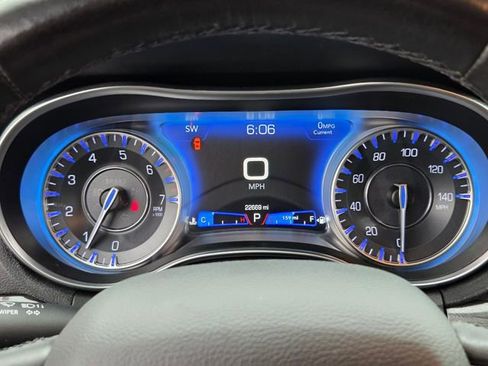 Used 2021 Chrysler 300 Touring w/ Sport Appearance Package RWD image 22