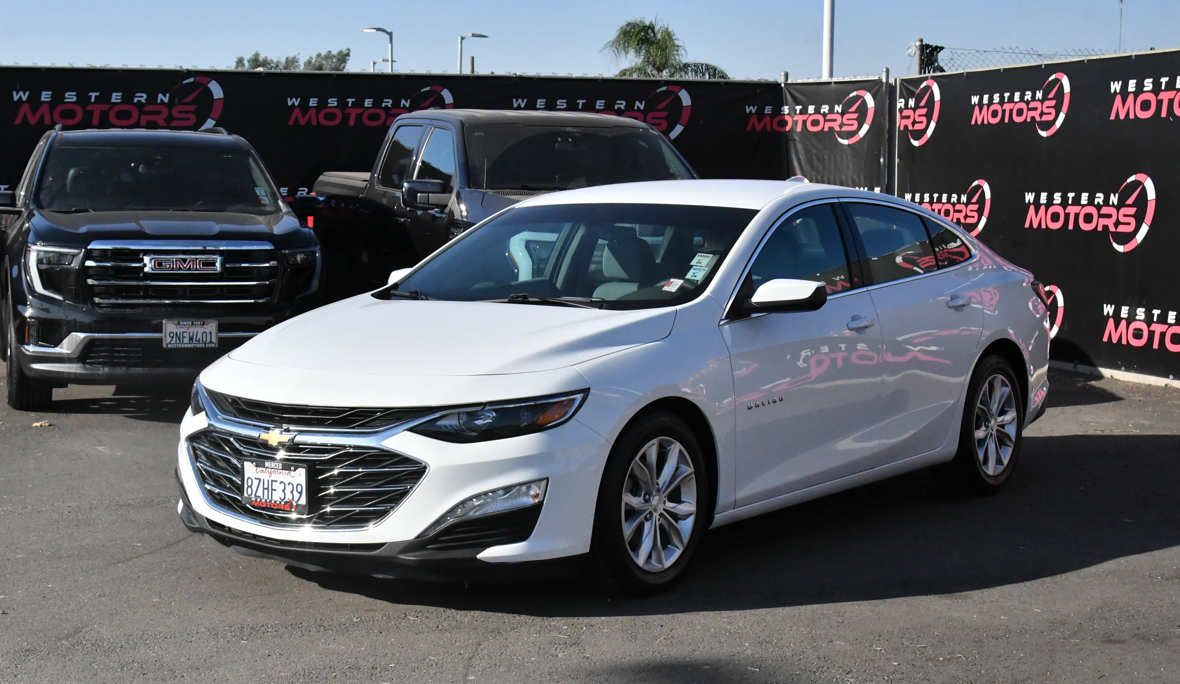 Used 2021 Chevrolet Malibu LT FWD image 3