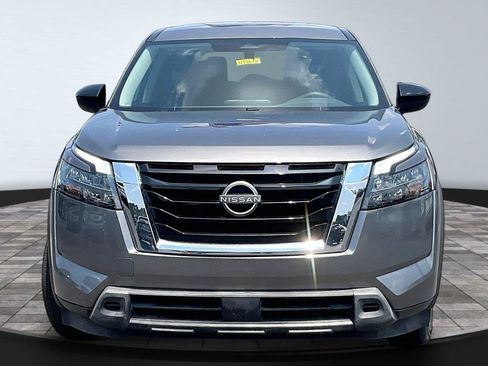 Certified 2023 Nissan Pathfinder S FWD image 2