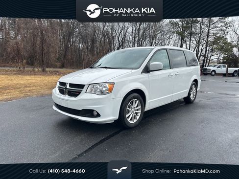 Used 2019 Dodge Grand Caravan SXT image 1
