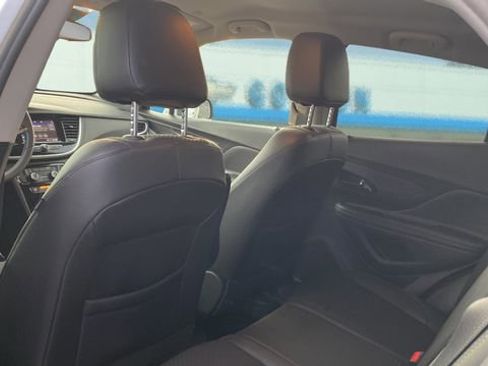 Used 2022 Buick Encore Preferred w/ Safety Package image 18