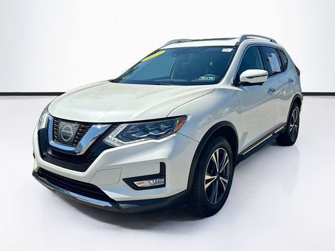 Used 2017 Nissan Rogue SL w/ SL Premium Package AWD/4WD image 3