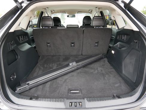 Used 2019 Ford Edge Titanium FWD image 18