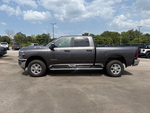 Used 2025 RAM 2500 Big Horn AWD/4WD image 4